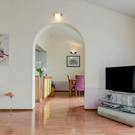 Triple Side Sea View Apartment *