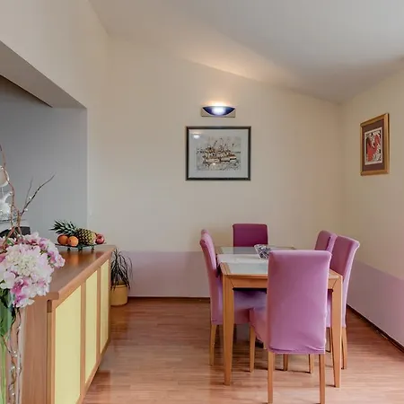 Apartment Triple Side Sea View